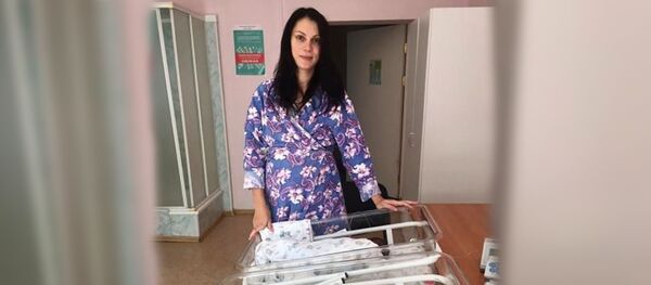 Жительница Подмосковья родила третью двойню подряд Жительница Подмосковья родила третью двойню подряд - Sputnik Южная Осетия