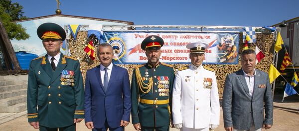 Бибилов принял участие в приведении к присяге курсантов в Севастополе Бибилов принял участие в приведении к присяге курсантов в Севастополе - Sputnik Южная Осетия