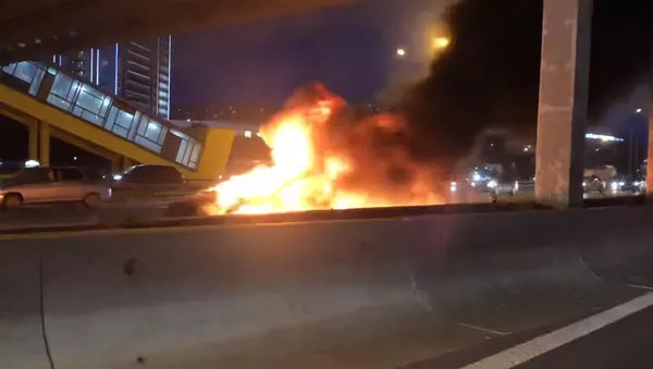 Момент взрыва автомобиля Tesla на МКАДе попал на видео - Sputnik Южная Осетия