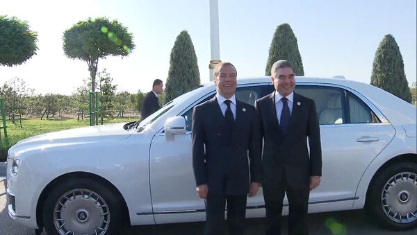 Заявка принята! Президент Туркменистана хочет купить всю линейку Aurus - Sputnik Южная Осетия