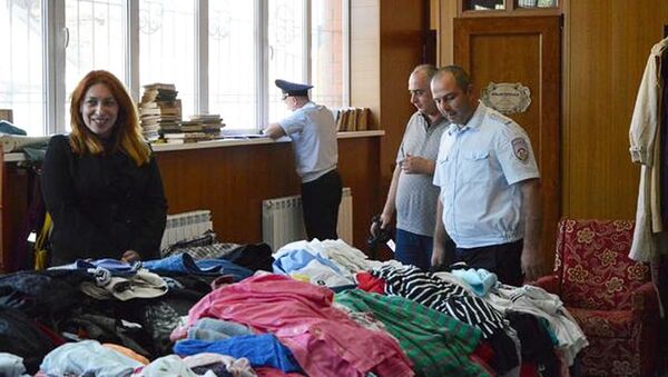 Управление внутренних дел Цхинвала оказало помощь благотворительному магазину Луч света (Рухсы тын) - Sputnik Южная Осетия