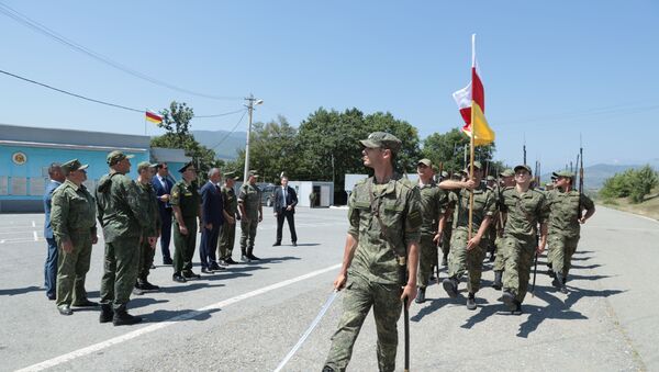 Президент Южной Осетии посетил учения Минобороны республики - Sputnik Южная Осетия