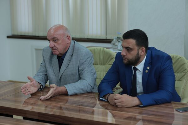 Бибилов представителю МИД Южной Осетии в Бразилии: у нас много друзей в Латинской Америке Бибилов представителю МИД Южной Осетии в Бразилии: у нас много друзей в Латинской Америке - Sputnik Южная Осетия