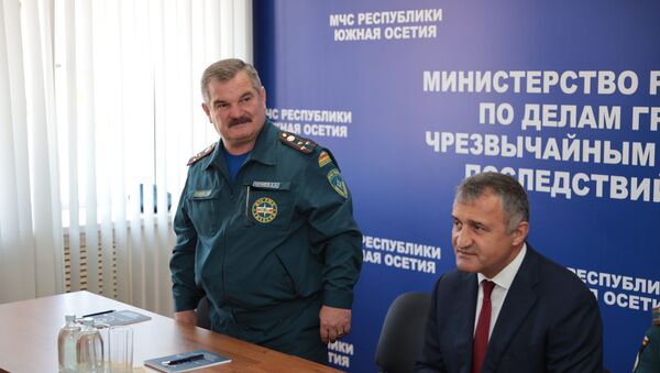 Коллективу МЧС Южной Осетии представили нового руководителя  - Sputnik Южная Осетия