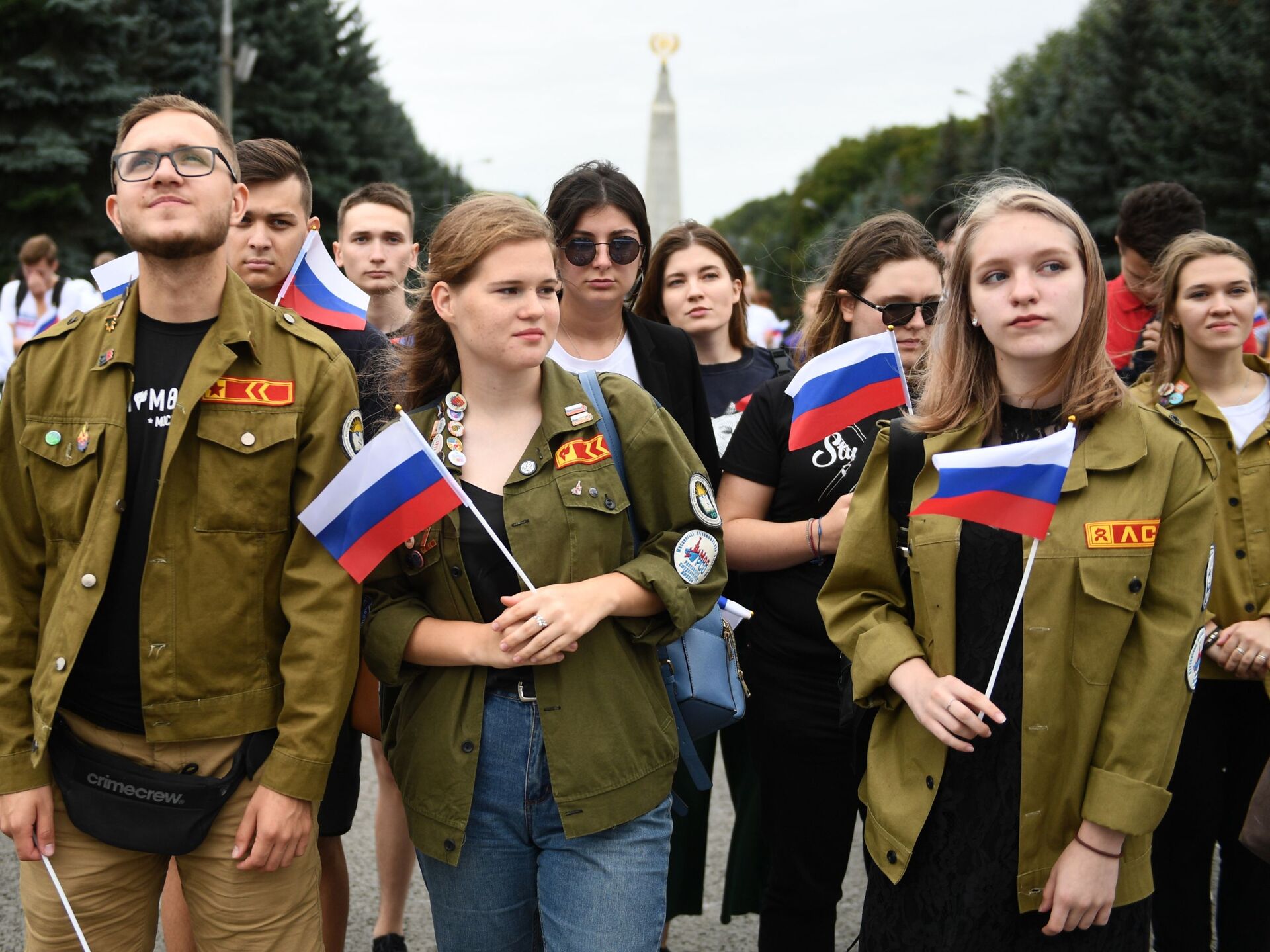 Дает русская молодежь