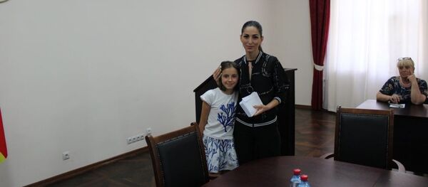 Нацбанк Южной Осетии оказал помощь детям-сиротам - Sputnik Южная Осетия