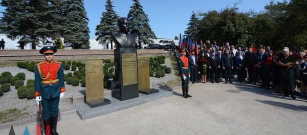 Открытие памятника первому главе ДНР Александру Захарченко Донецке Открытие памятника первому главе ДНР Александру Захарченко Донецке - Sputnik Южная Осетия