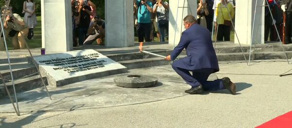 Вечный огонь зажжен у памятника Сынам России в Любляне Вечный огонь зажжен у памятника Сынам России в Любляне - Sputnik Южная Осетия