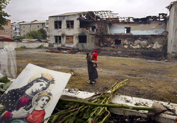 Школа в руинах. Октябрь 2004 год. - Sputnik Южная Осетия