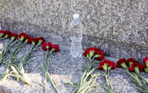 Возложение цветов в память жертв бесланской трагедии - Sputnik Хуссар Ирыстон
