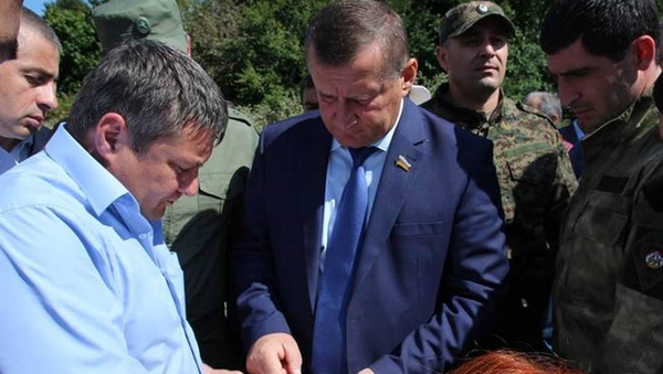 Спикер парламента Алан Тадтаев в селе Синагур - Sputnik Южная Осетия