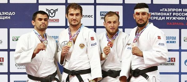 Станислав Семенов - чемпион России по дзюдо, Алан Хубецов - серебряный призер - Sputnik Южная Осетия