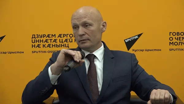 Марат Кулахметов и Дмитрий Медоев о вопросе подготовки кадров - Sputnik Южная Осетия