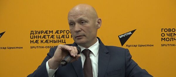 Марат Кулахметов и Дмитрий Медоев о вопросе подготовки кадров - Sputnik Южная Осетия