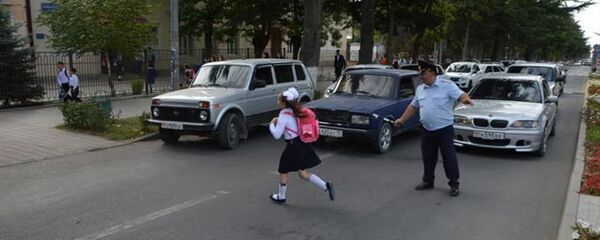 Милици фæфылдæр кодта йæ нарядтæ Хуссар Иры скъолатæ æмæ сабидæтты цур Милици фæфылдæр кодта йæ нарядтæ Хуссар Иры скъолатæ æмæ сабидæтты цур - Sputnik Хуссар Ирыстон