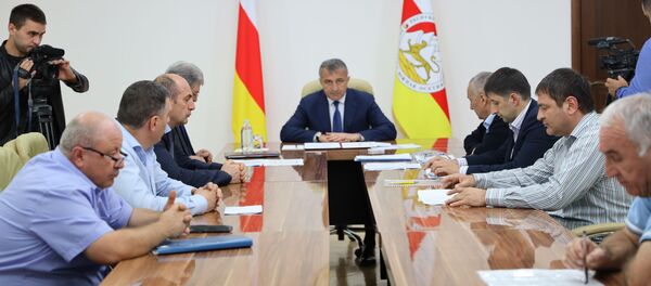 Совещание по вопросам реализации Инвестпрограммы  - Sputnik Южная Осетия