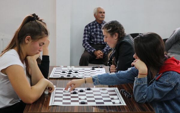 Турнир по шашкам среди школьников Цхинвальского района - Sputnik Южная Осетия