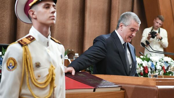 Глава Республики Крым Сергей Аксёнов во время вступления в должность - Sputnik Южная Осетия