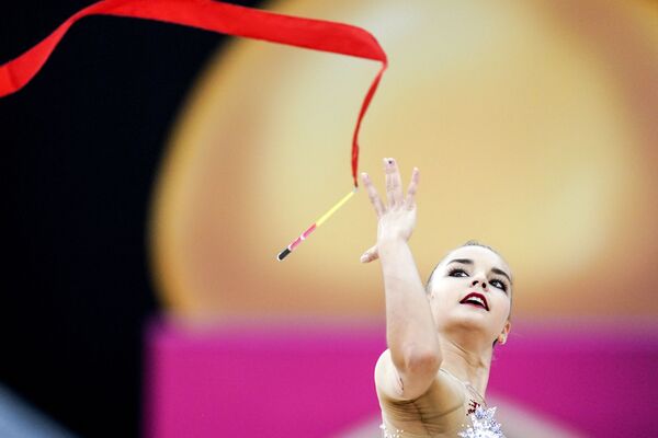 Российская гимнастка Дина Аверина на Чемпионате мира по художественной гимнастике в Баку - Sputnik Южная Осетия