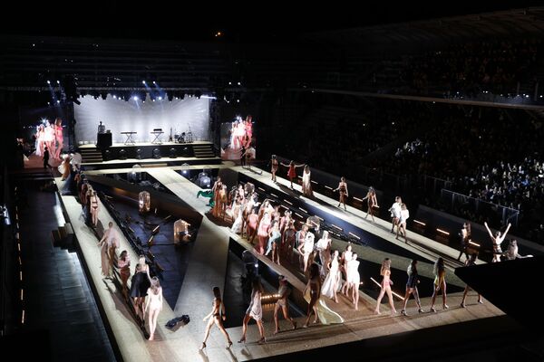 Модели на шоу Etam в рамках Недели моды в Париже  - Sputnik Южная Осетия