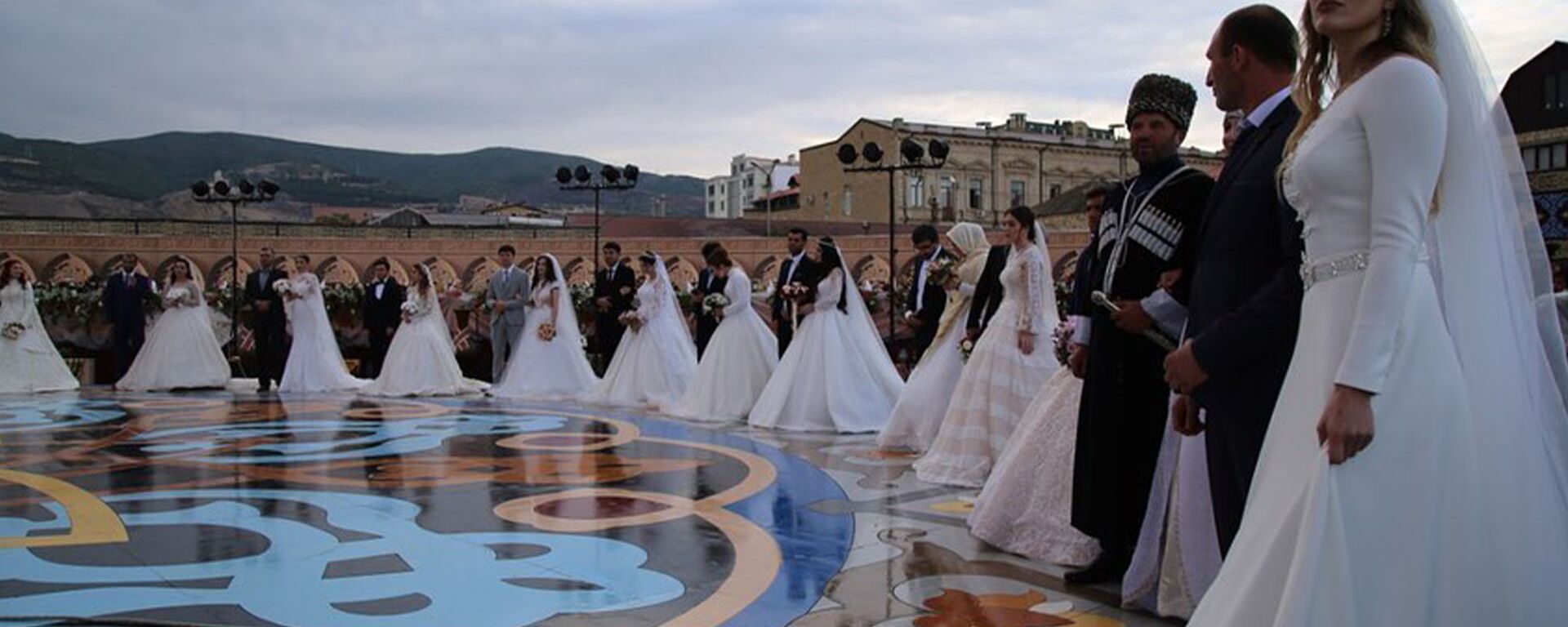 Самая масштабная многонациональная свадьба в Дагестане попала в Книгу рекордов Гиннесса - Sputnik Южная Осетия, 1920, 27.04.2023