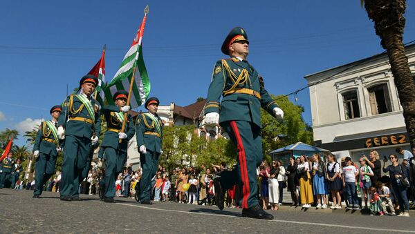 Делегация Минобороны РЮО приняла участие в праздновании Дня победы Абхазии - Sputnik Южная Осетия
