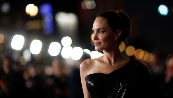 Анджелина Джоли на премьере фильма Малефисента: Владычица тьмы в Лос-Анджелесе - Sputnik Южная Осетия