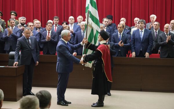 Торжественная инаугурация избранного президента Абхазии Рауля Хаджимбы - Sputnik Южная Осетия