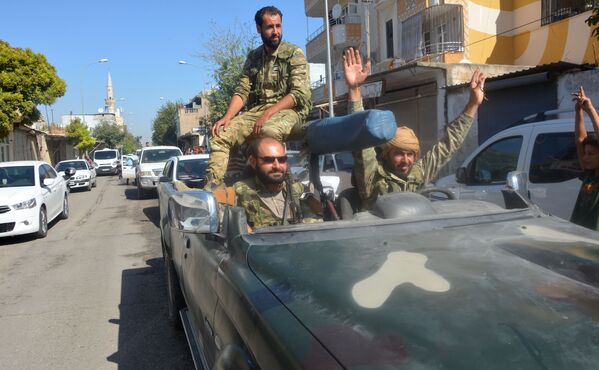 Военные в машине на границе Турции и Сирии - Sputnik Южная Осетия