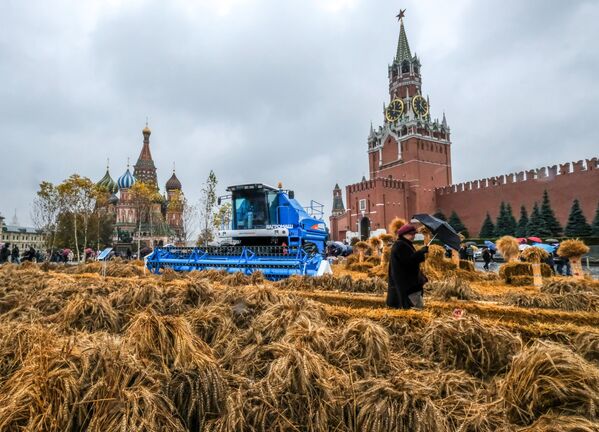 Фестиваль осени на Красной площади в Москве - Sputnik Южная Осетия