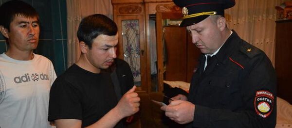 Инспекторы провели рейды по местам проживания и трудовой деятельности мигрантов в Цхинвале Инспекторы провели рейды по местам проживания и трудовой деятельности мигрантов в Цхинвале - Sputnik Южная Осетия
