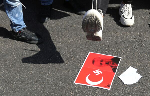 Турецкая операция в Сирии: все против Эрдогана Турецкая операция в Сирии: все против Эрдогана - Sputnik Южная Осетия