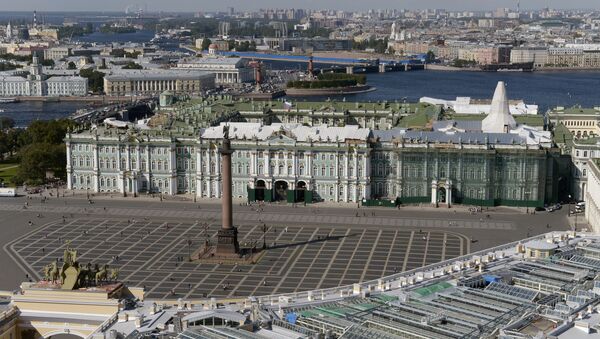 Вид на Дворцовую площадь и Государственный Эрмитаж в Санкт-Петербурге - Sputnik Южная Осетия