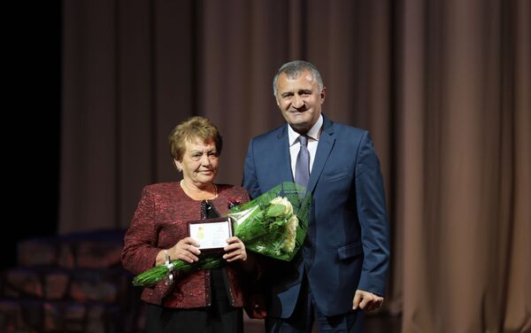 Торжественное собрание общественности Южной Осетии в честь 160-летия Коста Хетагурова - Sputnik Южная Осетия
