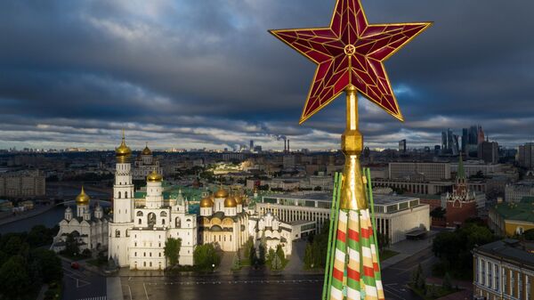 Звезда на Спасской башне Московского Кремля - Sputnik Южная Осетия