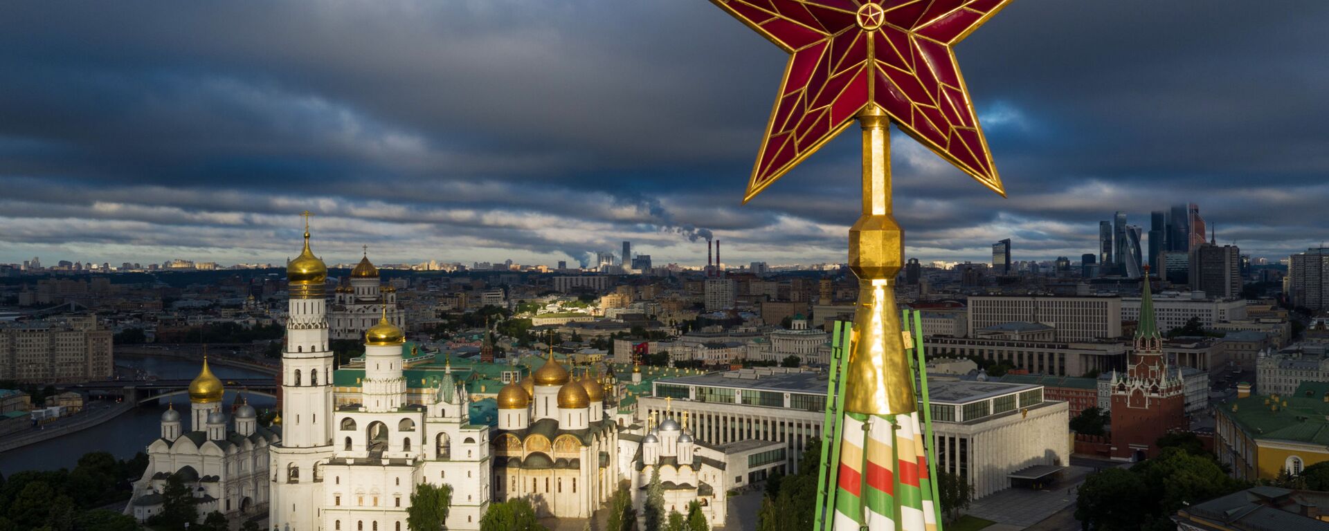 Звезда на Спасской башне Московского Кремля - Sputnik Южная Осетия, 1920, 27.08.2025