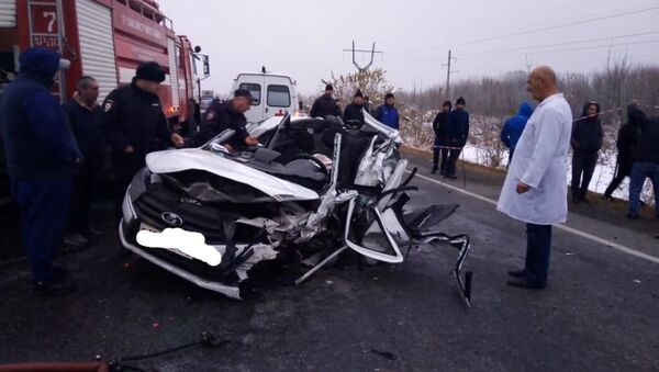 В ДТП на Транскаме погиб человек и пострадали двое детей   - Sputnik Южная Осетия