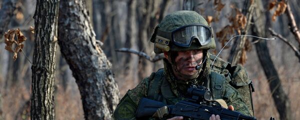 Десантник разведывательной группы во время комплексных тактических учений в Приморском крае Десантник разведывательной группы во время комплексных тактических учений в Приморском крае - Sputnik Южная Осетия