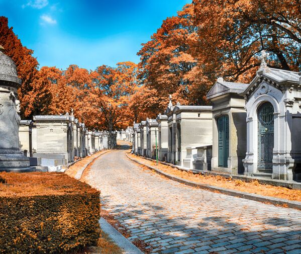 Кладбище Пер-Лашез в Париже осенью - Sputnik Южная Осетия