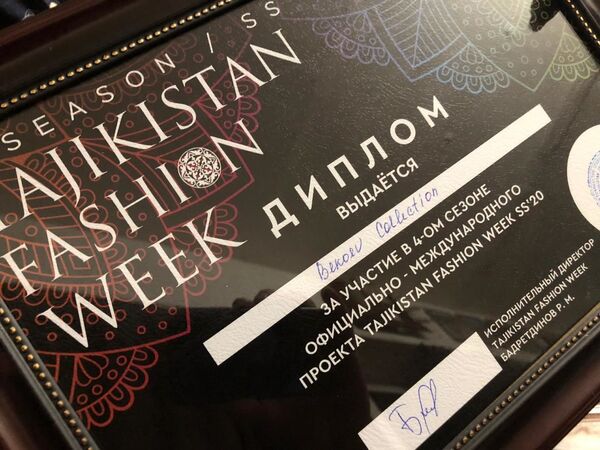 Цхинвайлаг дизайнер равдыста йæ коллекци модæйы къуыри Fashion Week Tajikistan-ы Цхинвайлаг дизайнер равдыста йæ коллекци модæйы къуыри Fashion Week Tajikistan-ы - Sputnik Хуссар Ирыстон