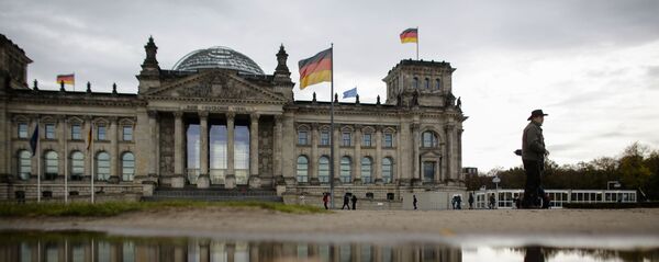 Здание Рейхстага, в котором проводит заседания парламент Германии Здание Рейхстага, в котором проводит заседания парламент Германии - Sputnik Южная Осетия