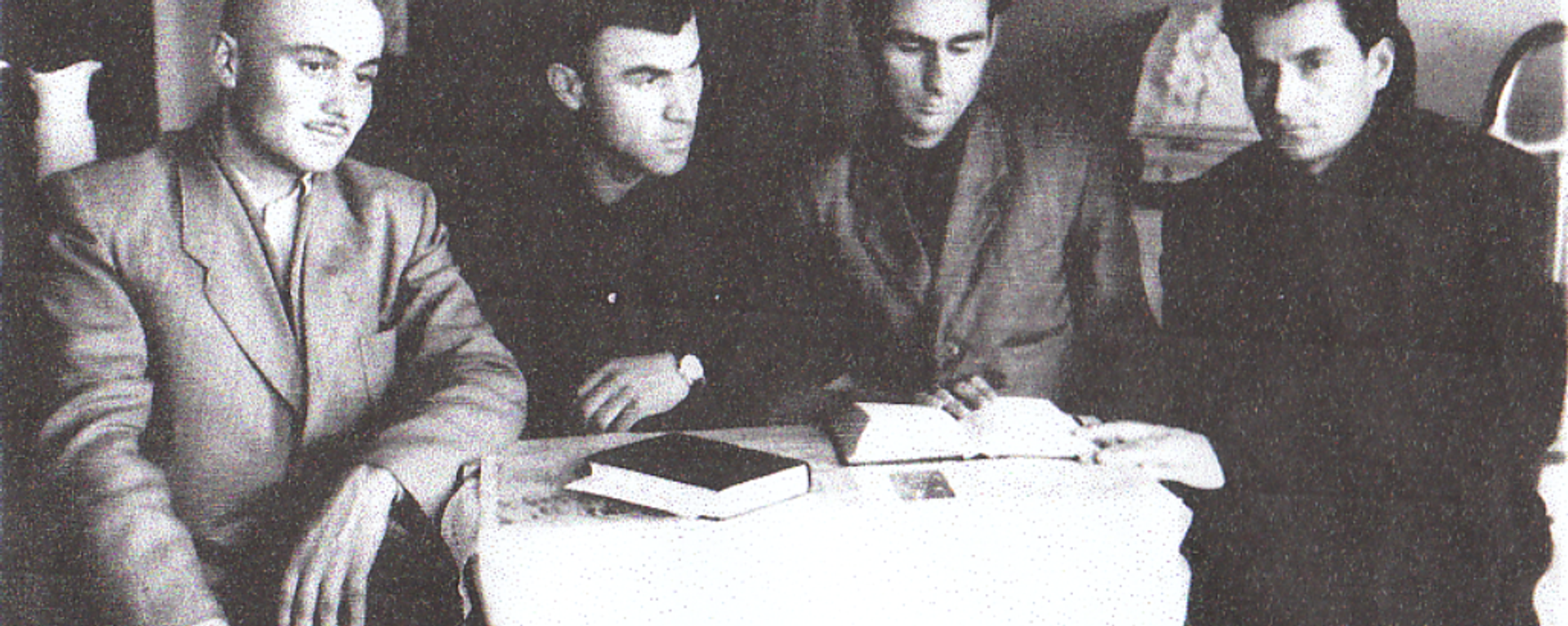 Члены организации Растдзинад после возвращения из лагерей - Sputnik Южная Осетия, 1920, 05.12.2015