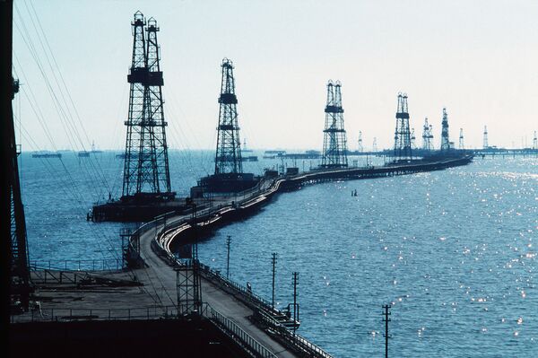 Нефтяные вышки на Каспии - Sputnik Южная Осетия