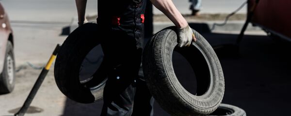 Работа шиномонтажной мастерской Работа шиномонтажной мастерской - Sputnik Южная Осетия