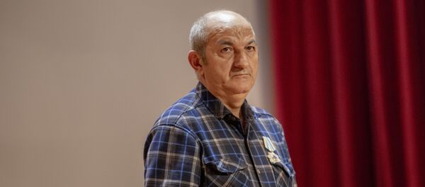 Торжественное собрание в честь Дня мужества и народного единства Торжественное собрание в честь Дня мужества и народного единства - Sputnik Южная Осетия