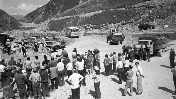 Строительство Транскавказской магистрали. Архивное фото  - Sputnik Южная Осетия