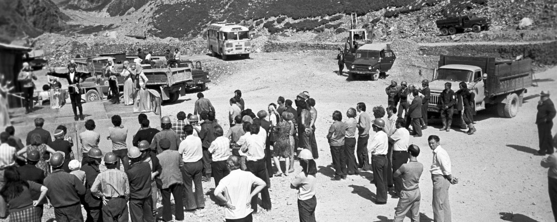 Строительство Транскавказской магистрали. Архивное фото  - Sputnik Южная Осетия, 1920, 28.11.2025