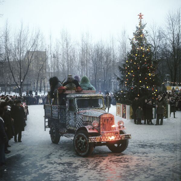 Накануне празднования Нового года на улицах Москвы, 1978 год - Sputnik Южная Осетия
