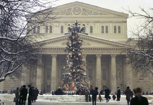 Здание Большого театра в предновогодний день, 1977 год - Sputnik Южная Осетия