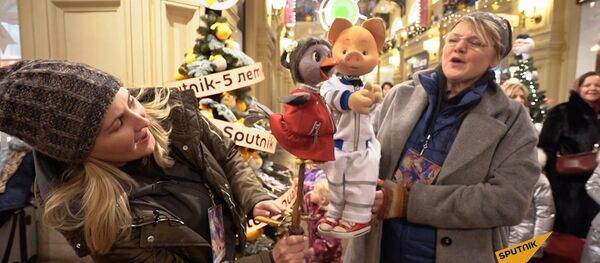 Звезды поздравили Sputnik с 5-летием на открытии ГУМ-катка Звезды поздравили Sputnik с 5-летием на открытии ГУМ-катка - Sputnik Южная Осетия